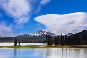 Brokentop over Sparks Lake-4105.jpg